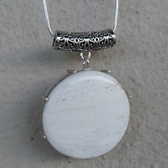 Scolecite Pendant in 925 Sterling Silver Overlay - Picture 7 of 8